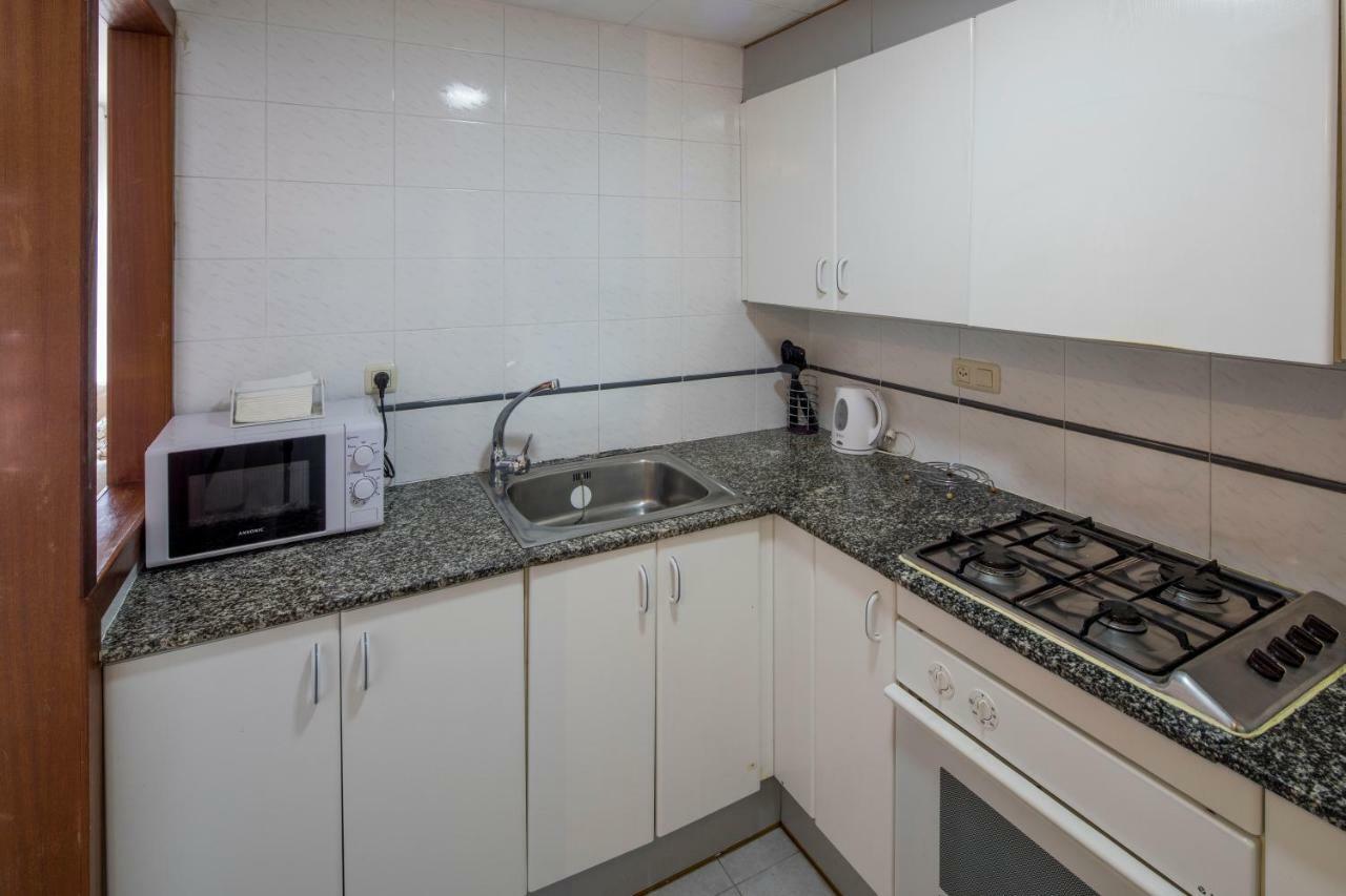 Apartamento Castell De Perelada Apartment Херона Екстериор снимка
