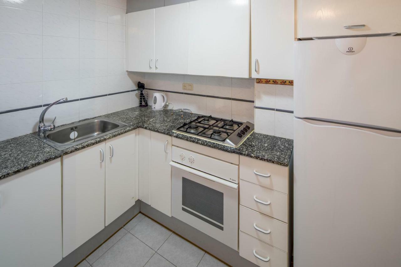 Apartamento Castell De Perelada Apartment Херона Екстериор снимка