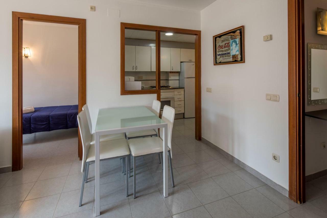 Apartamento Castell De Perelada Apartment Херона Екстериор снимка